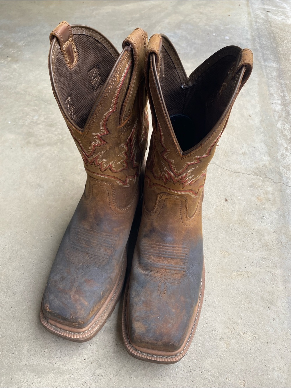 Justin Boots Brown Leather Cowboy Boots Comp Toe with Red Stitching